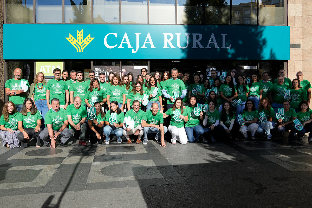 Caja Rural de Salamanca celebra su “Día Solidario” a favor del Banco de Alimentos .