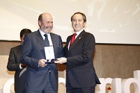 Medalla de plata de cruz roja