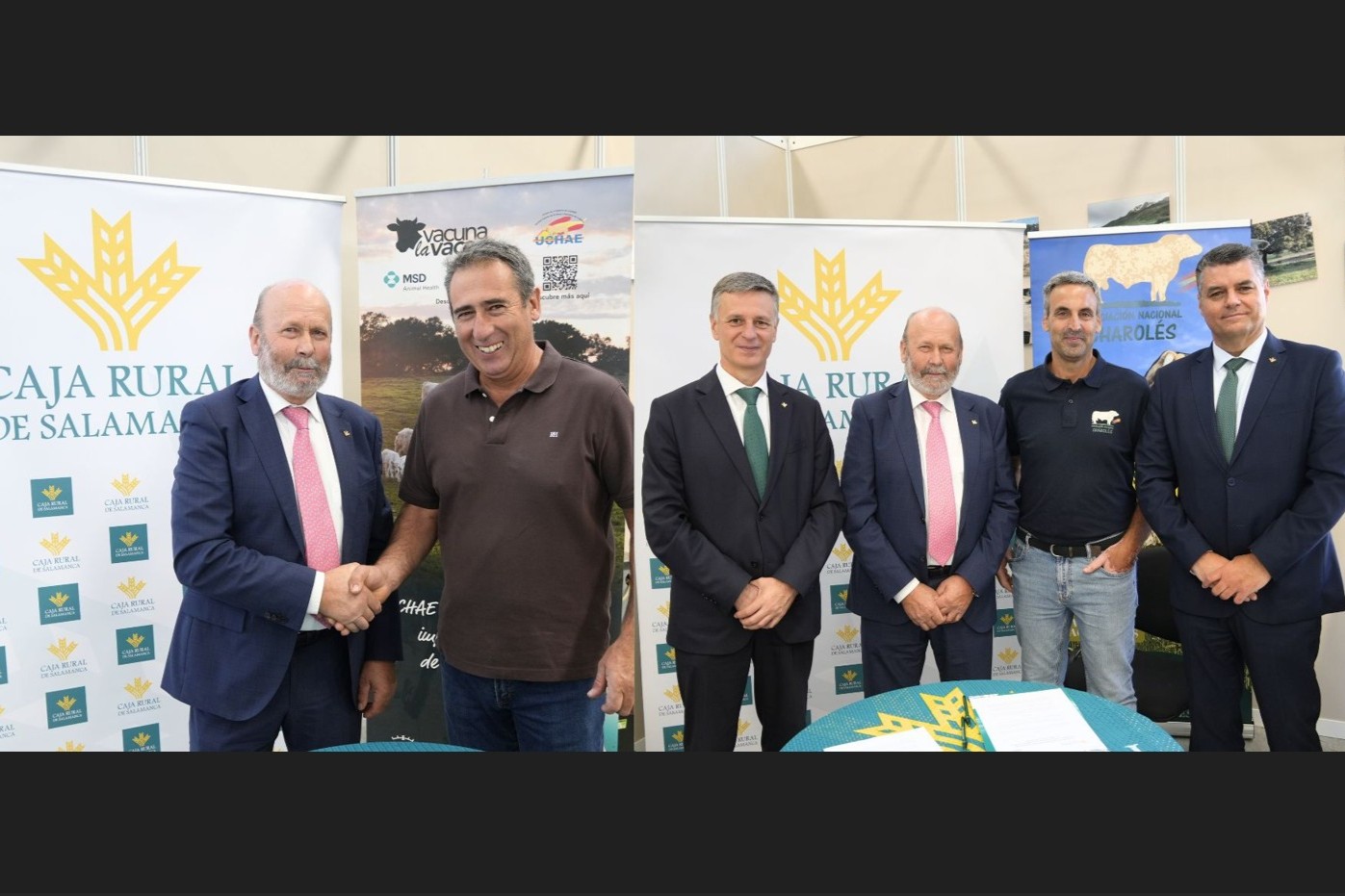 Caja Rural de Salamanca refuerza en 2025 su compromiso con las asociaciones de Ganado Vacuno Charolés .