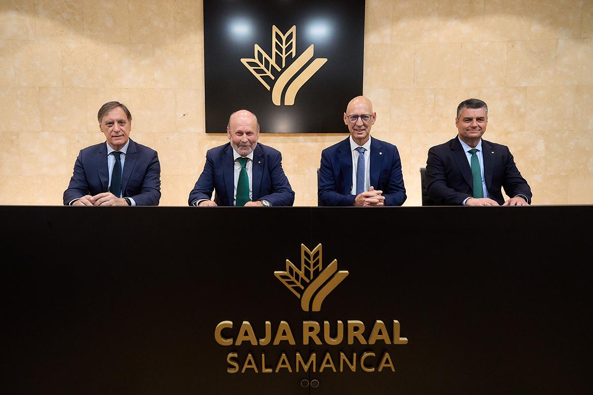 Caja Rural de Salamanca presenta su nueva imagen de marca y culmina la reforma de su oficina principal