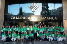 Caja Rural de Salamanca vuelve a vestirse de verde por su Día Solidario